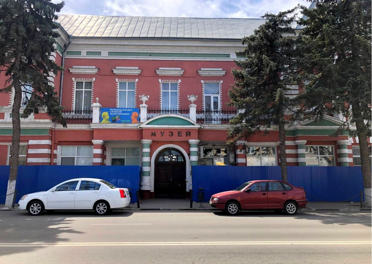 дёт подготовка к реставрационным работам фасада Азовского музея-заповедника