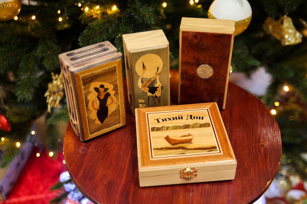 Подарки к Новому году в сувенирных лавках музея