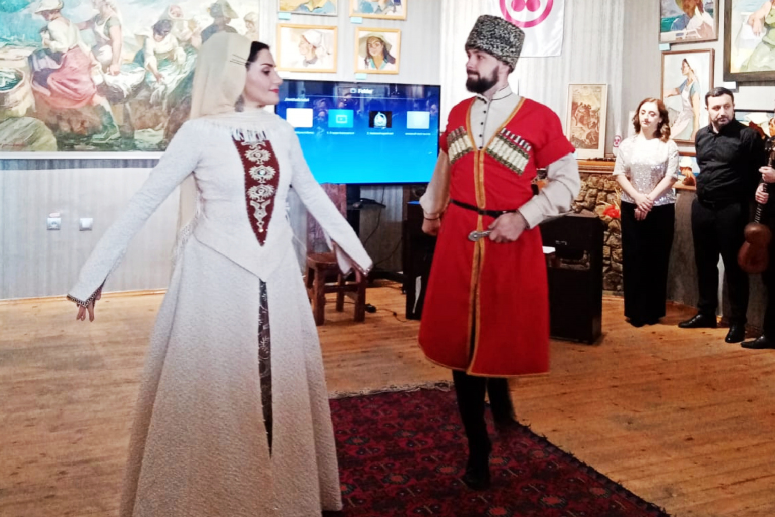 В Дербентском музее-заповеднике открылась выставка художественных работ из фондов Азовского музея-заповедника