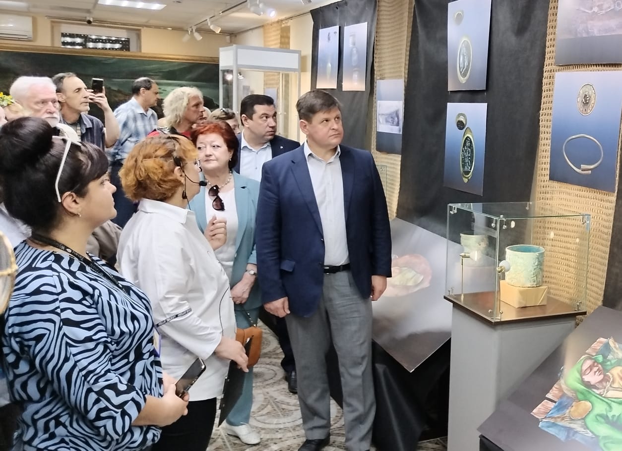 Делегация музея посетила открытие новой выставки в Танаисе