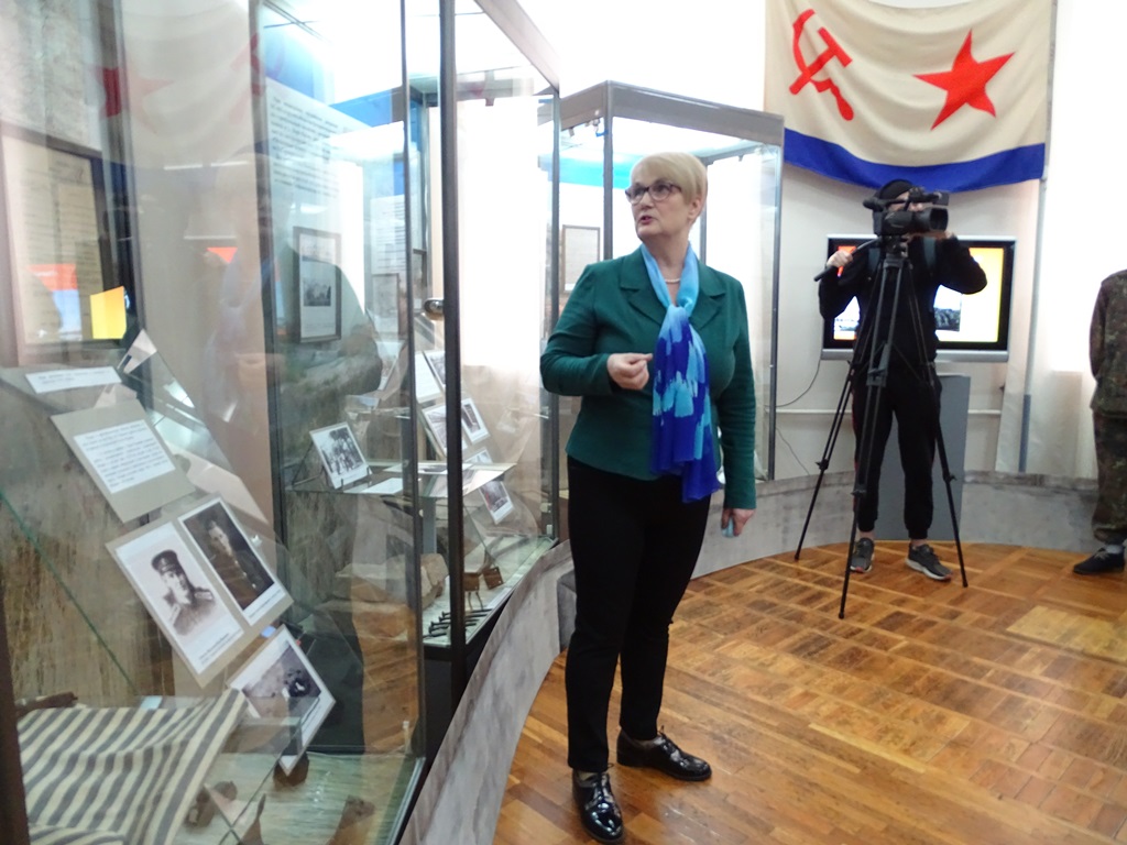 Выставку "Рубеж мужества" посетили гости из Азовского района