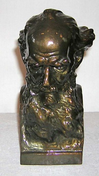 Бюст Л.Н.Толстого. 