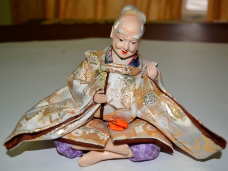 Кукла "Пожилой самурай" в традиционной национальной одежде.