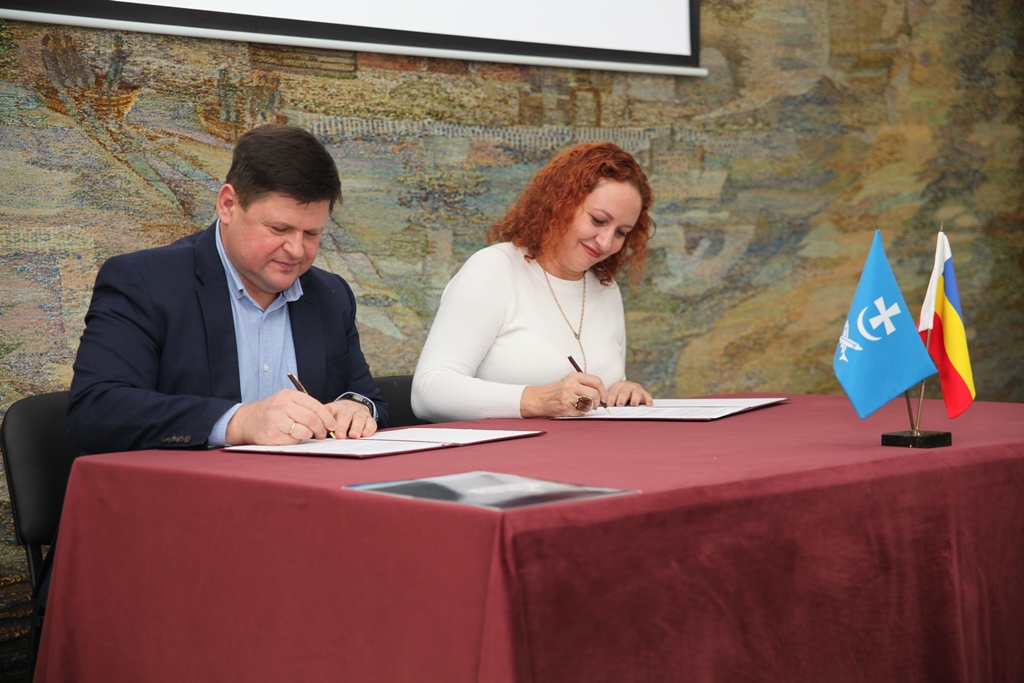 Подписание соглашения о сотрудничестве с АНО «Агентство по туризму и деловым коммуникациям Ростовской области» Подписание соглашения о сотрудничестве с АНО «Агентство по туризму и деловым коммуникациям Ростовской области»