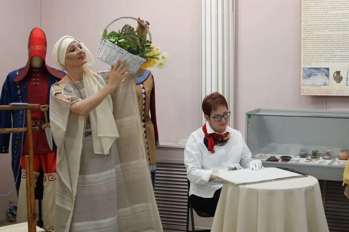 Азовский музей-заповедник представил в Геленджике выставку «Боспорское царство и Нижний Дон» Азовский музей-заповедник представил в Геленджике выставку «Боспорское царство и Нижний Дон»