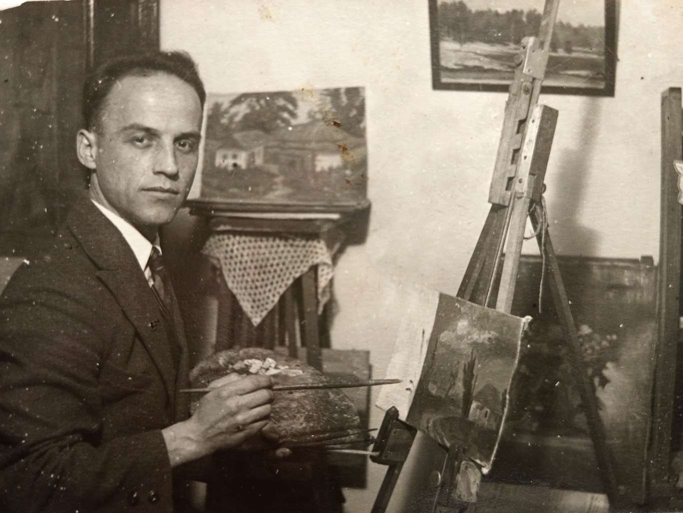 Выставка «Простые истины в творчестве Лазаревых»