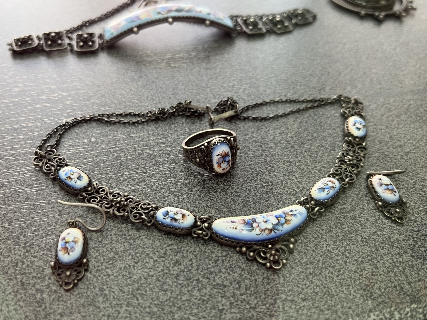 В музее продолжают работу выставки из Таганрога и Ростова Великого