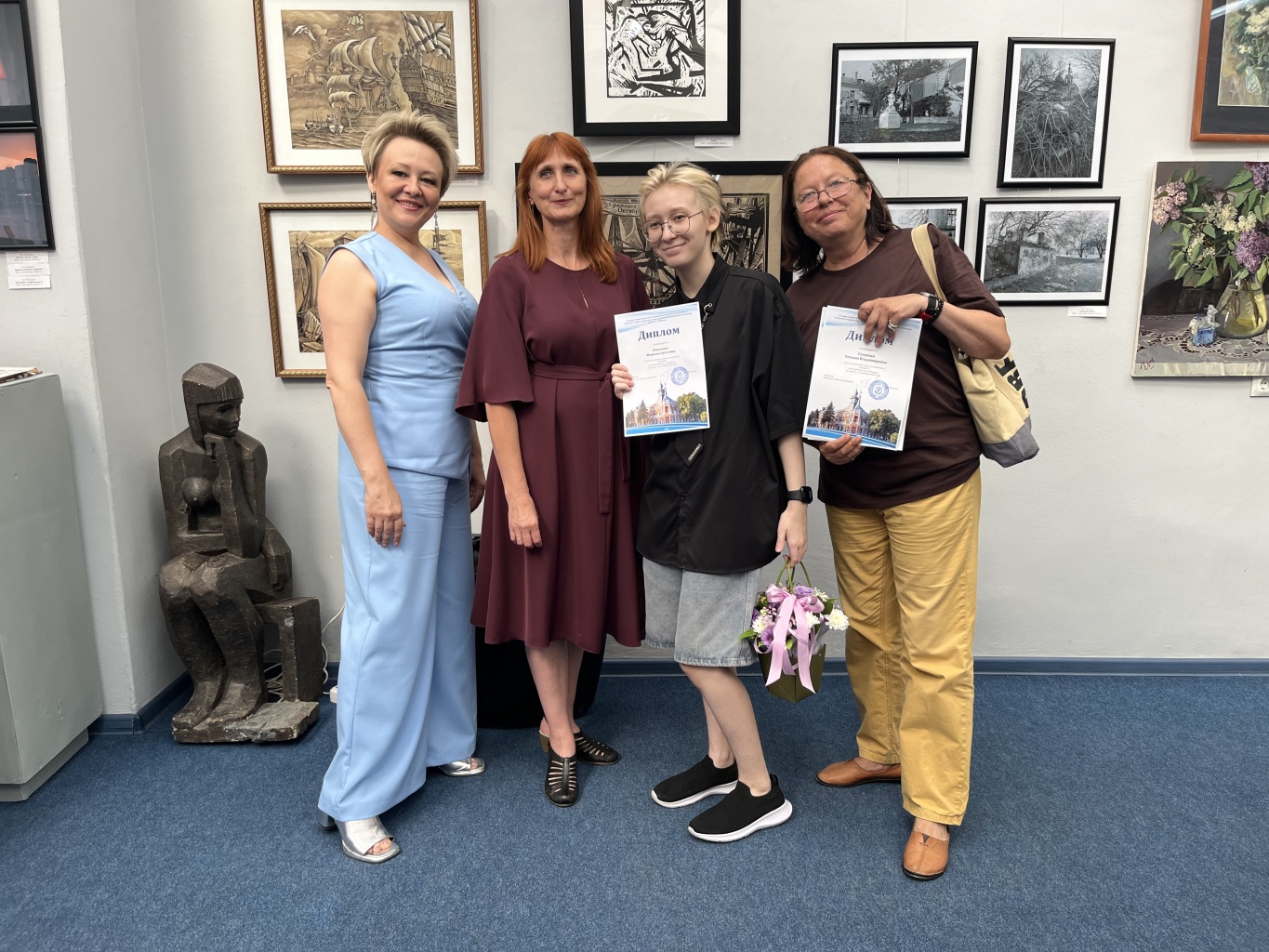 Открытие выставки азовских художников «АЗовАРТ» Открытие выставки азовских художников «АЗовАРТ»