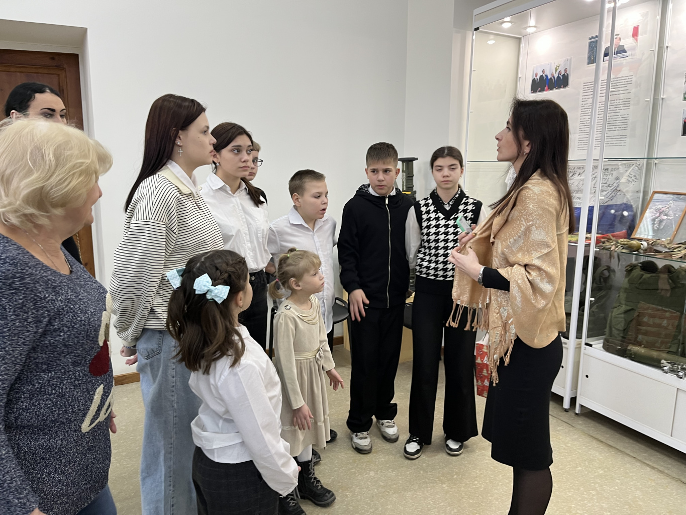 Урок мужества на выставке «Время выбрало нас» Урок мужества на выставке «Время выбрало нас»