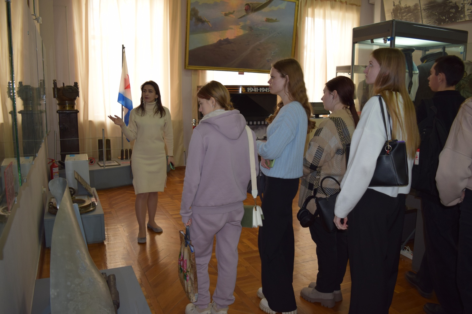 В преддверии памятной даты в музее прошли уроки мужества