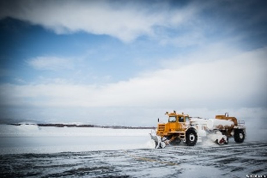 Суровая зима 1986-1987, очистка ИВПП Суровая зима 1986-1987, очистка ИВПП