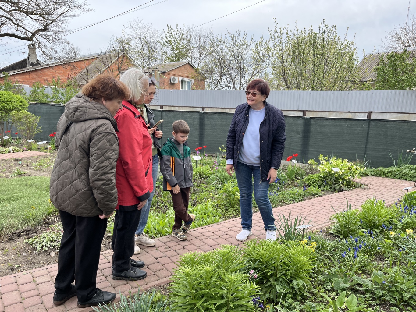 Знакомство с первоцветами в Гошпитальном саду