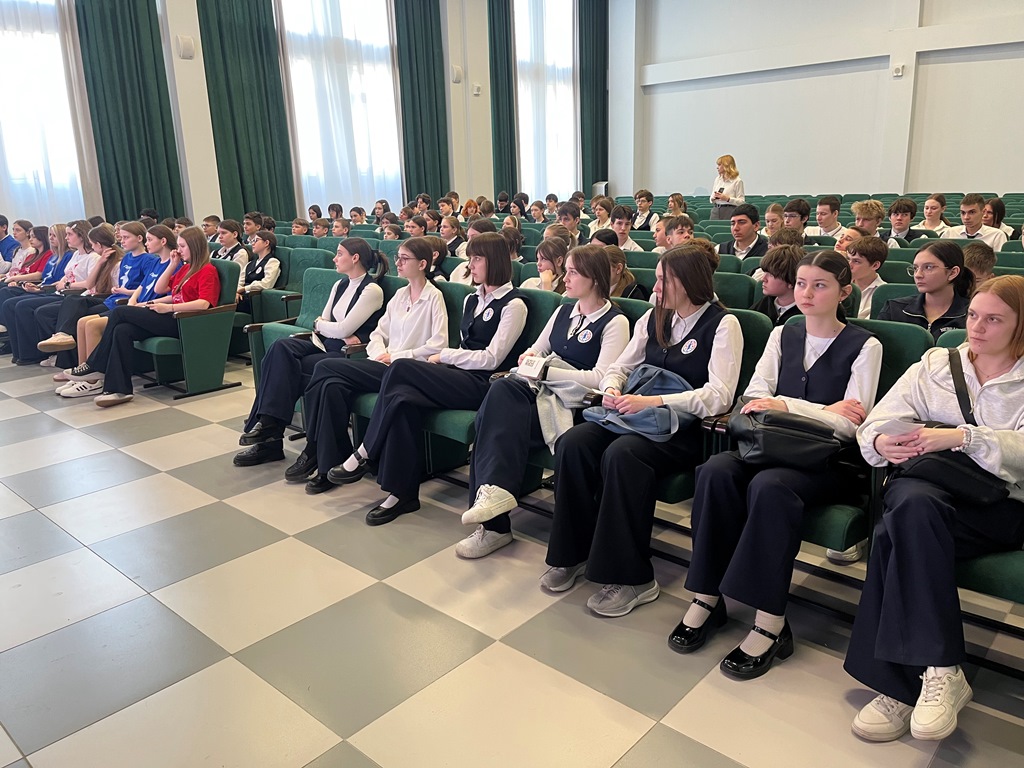 Выездное мероприятие музея «Исторические диалоги: значение Крыма для России»