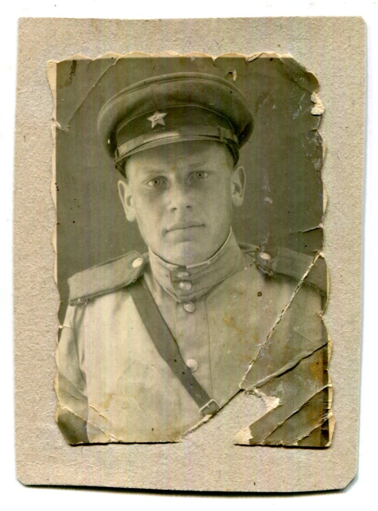 1. Олефиренко В.В. 1944-1945 г.г.jpg 1. Олефиренко В.В. 1944-1945 г.г.jpg