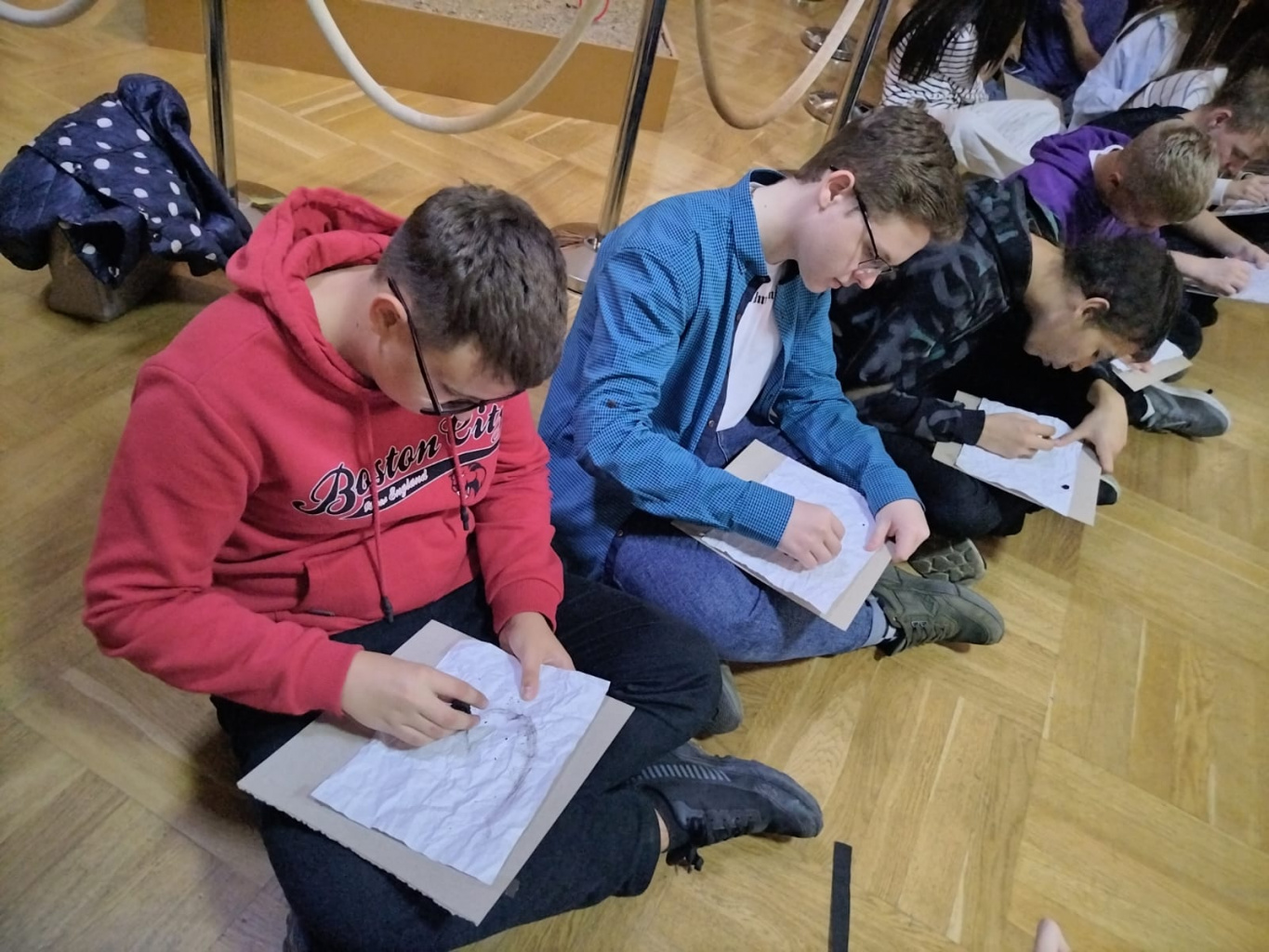 Школьники посетили программу «Охота в первобытном обществе»