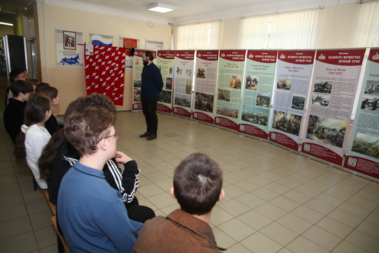 Продолжает работу планшетная выставка «Великого мужества вечный урок» Продолжает работу планшетная выставка «Великого мужества вечный урок»