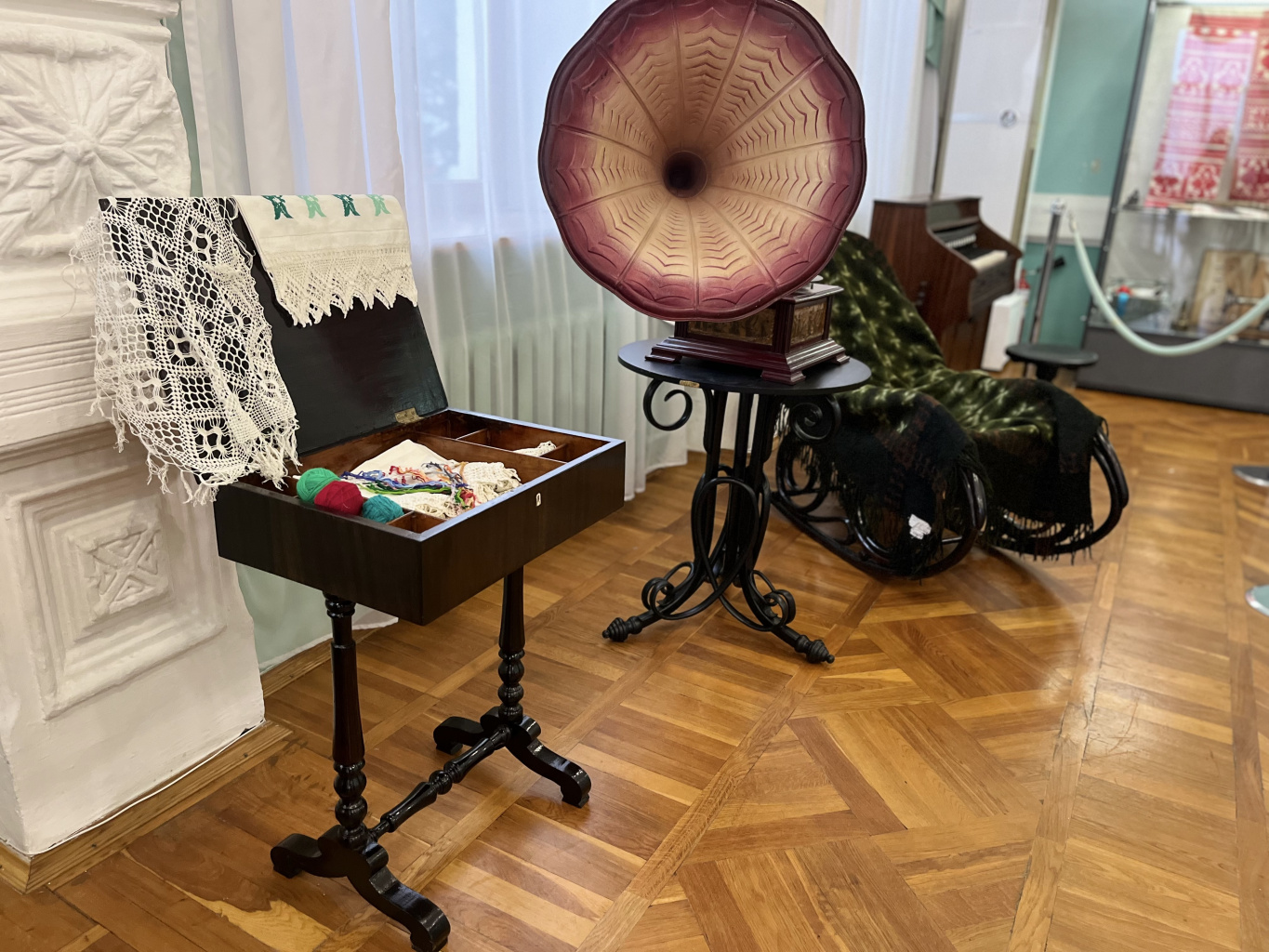 Выставка «Предметы милой старины»