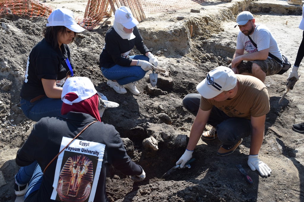 Участие египтян в археологических раскопках на Петровском бульваре