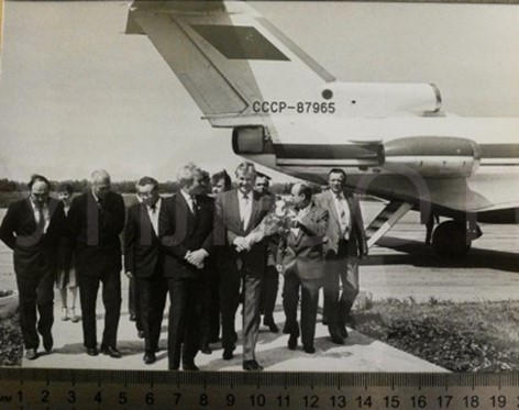 Самолёт ЯК-40 СССР-87965 в Волгодонске Самолёт ЯК-40 СССР-87965 в Волгодонске