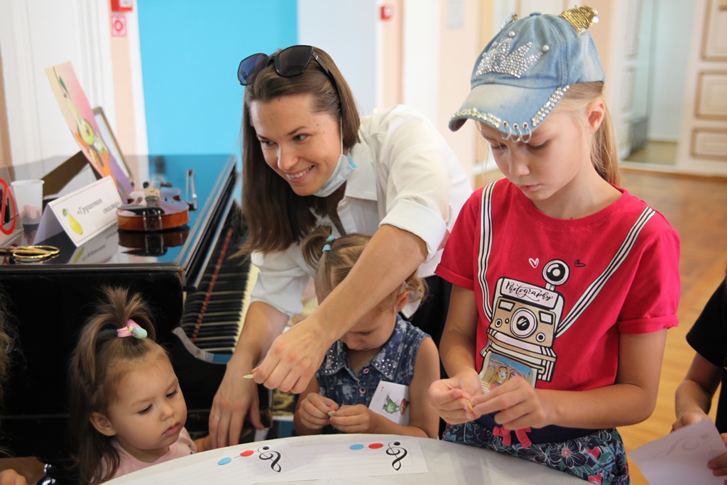 Детская интерактивная программа "Поляна сказок" Детская интерактивная программа "Поляна сказок"