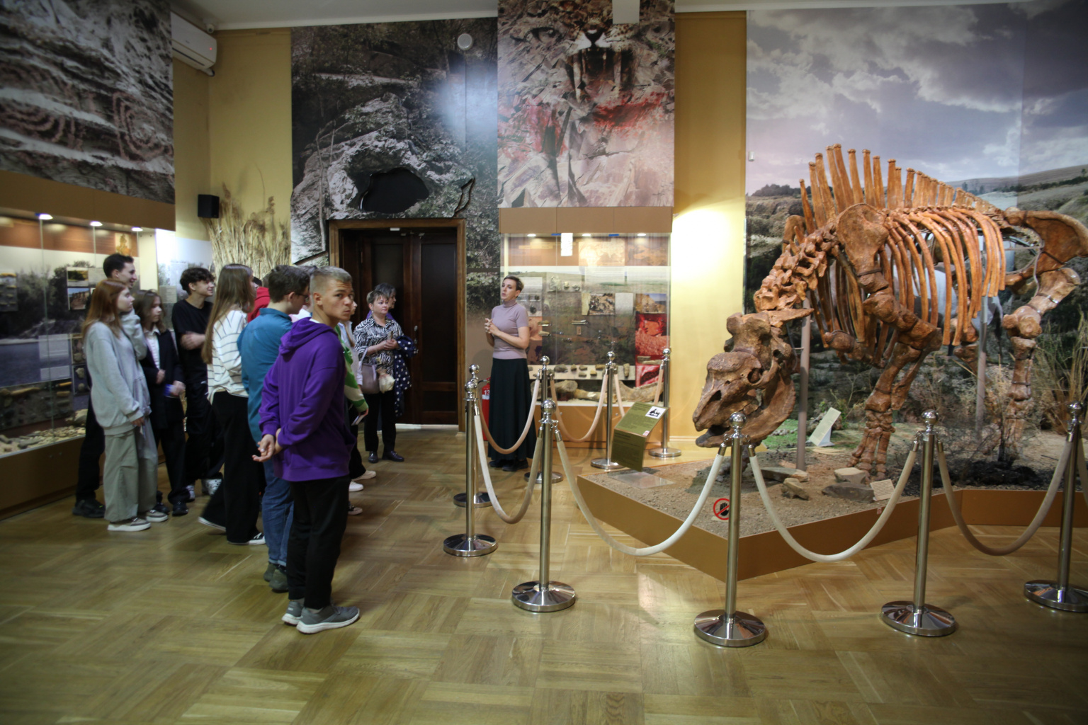 Школьники посетили программу «Охота в первобытном обществе»