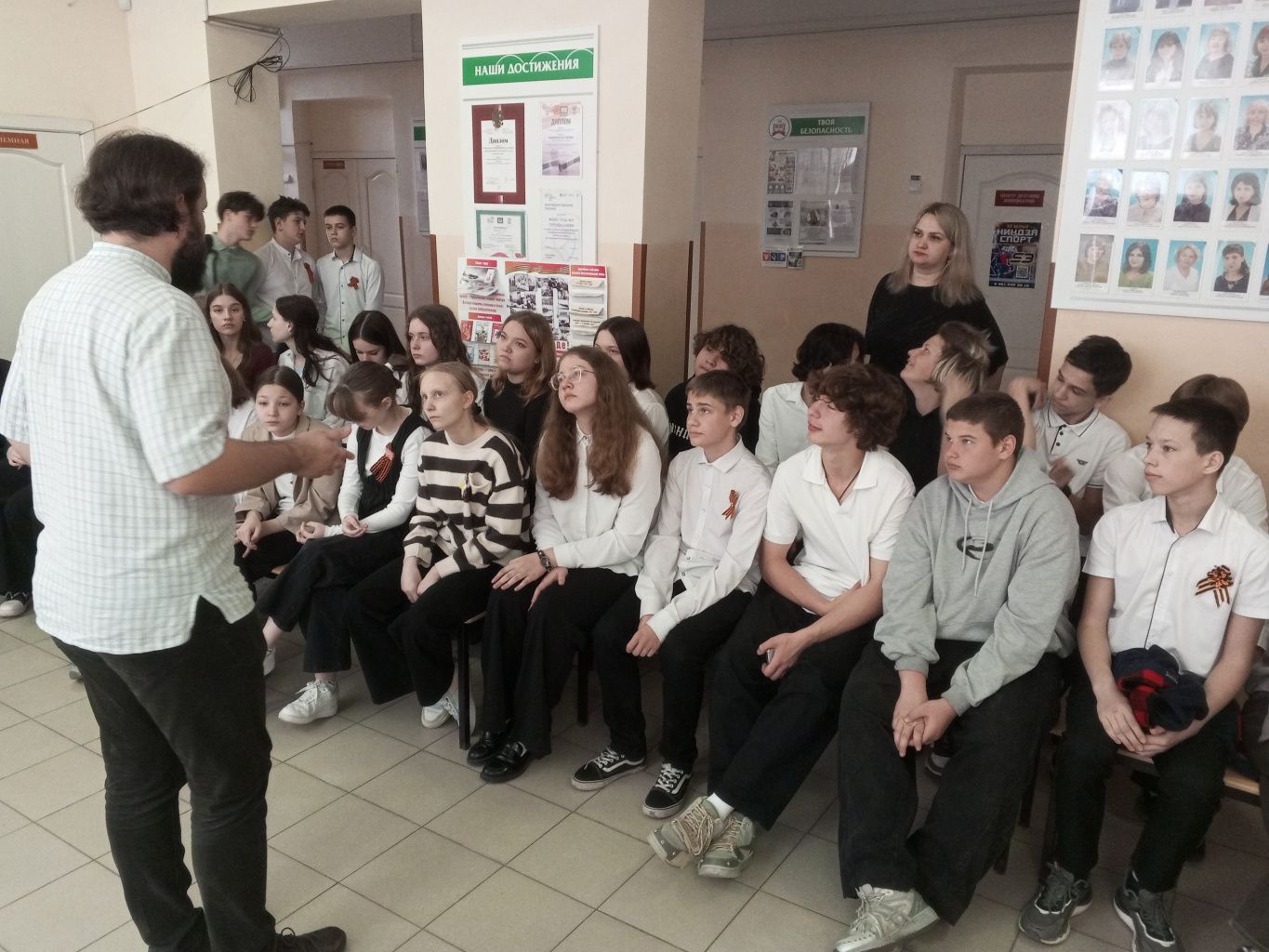 Продолжает работу планшетная выставка «Великого мужества вечный урок» Продолжает работу планшетная выставка «Великого мужества вечный урок»