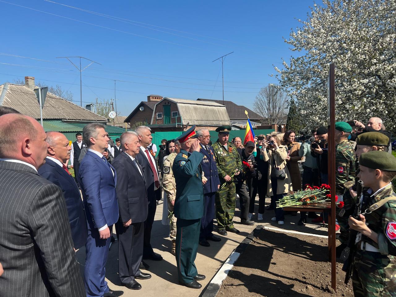 Открытие памятной доски Герою Советского Союза Владимиру Котову Открытие памятной доски Герою Советского Союза Владимиру Котову