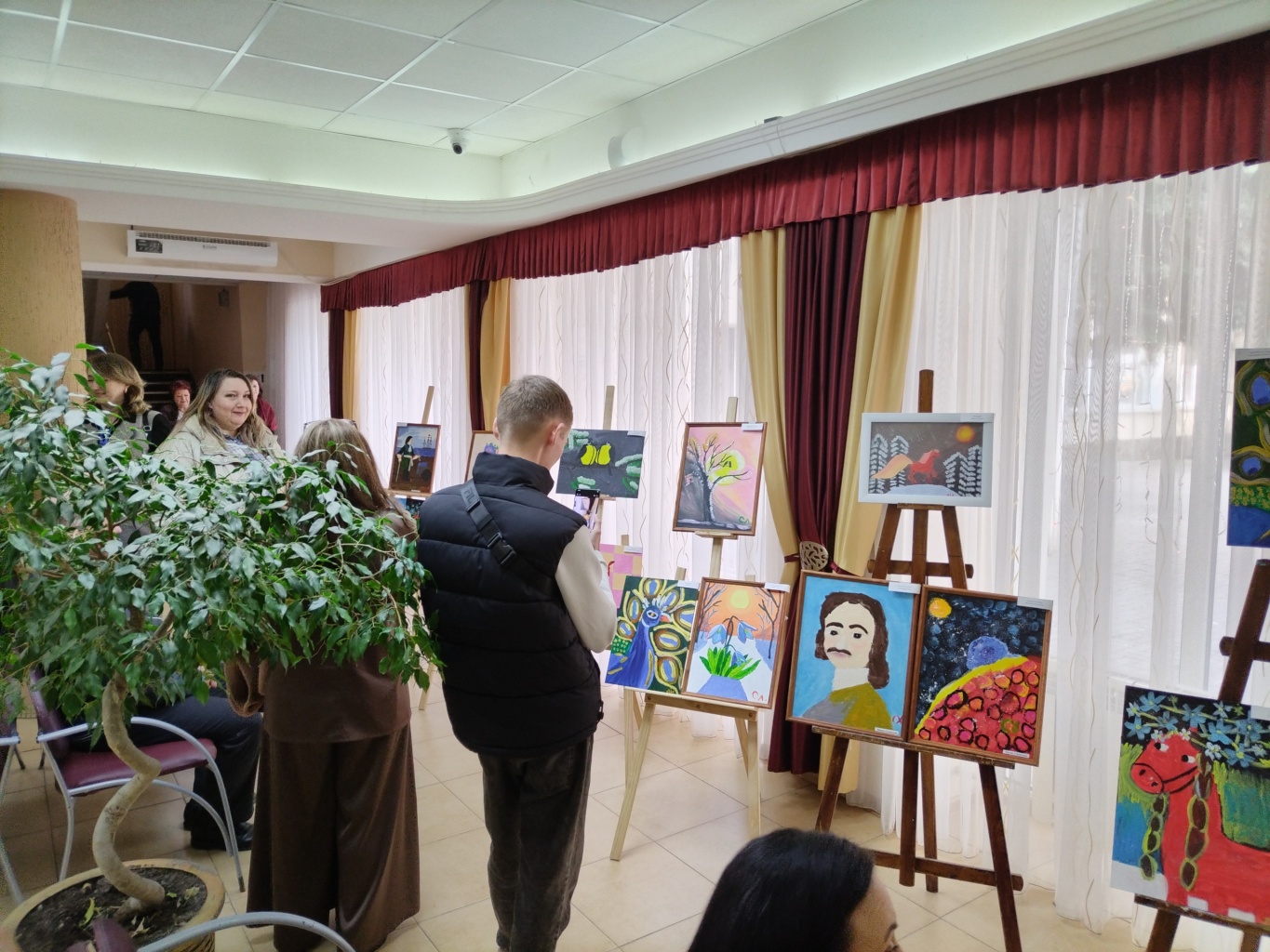 Мир глазами "особых художников"