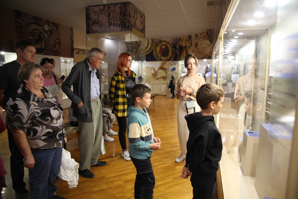Экскурсия «Золотые и серебряные украшения Азовского музея»