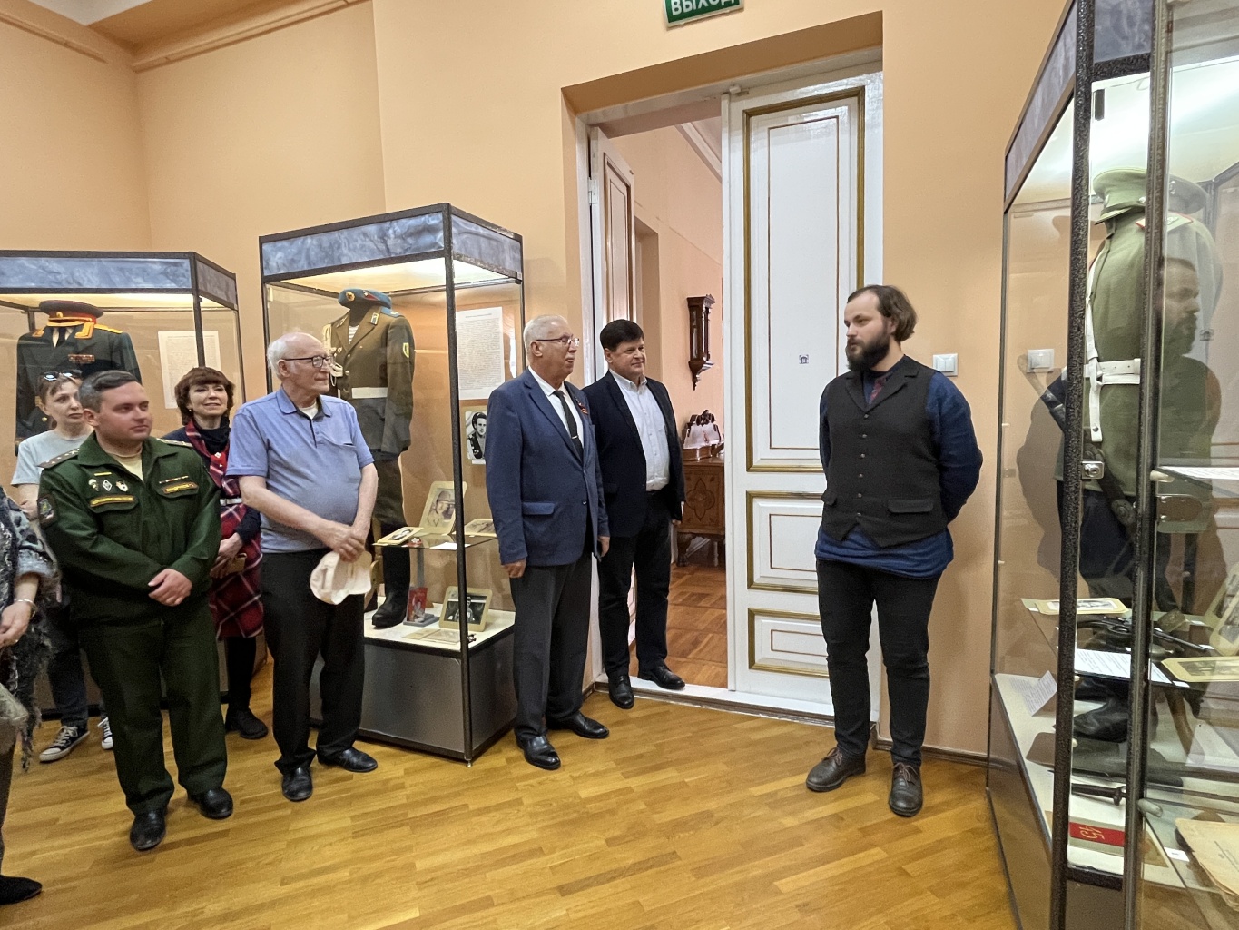 Открытие выставки «От Красной армии к Советской»