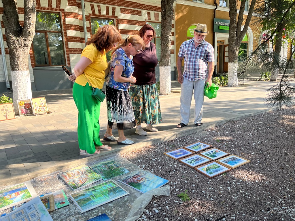 В Азове прошёл Областной пленэр профессиональных художников В Азове прошёл Областной пленэр профессиональных художников