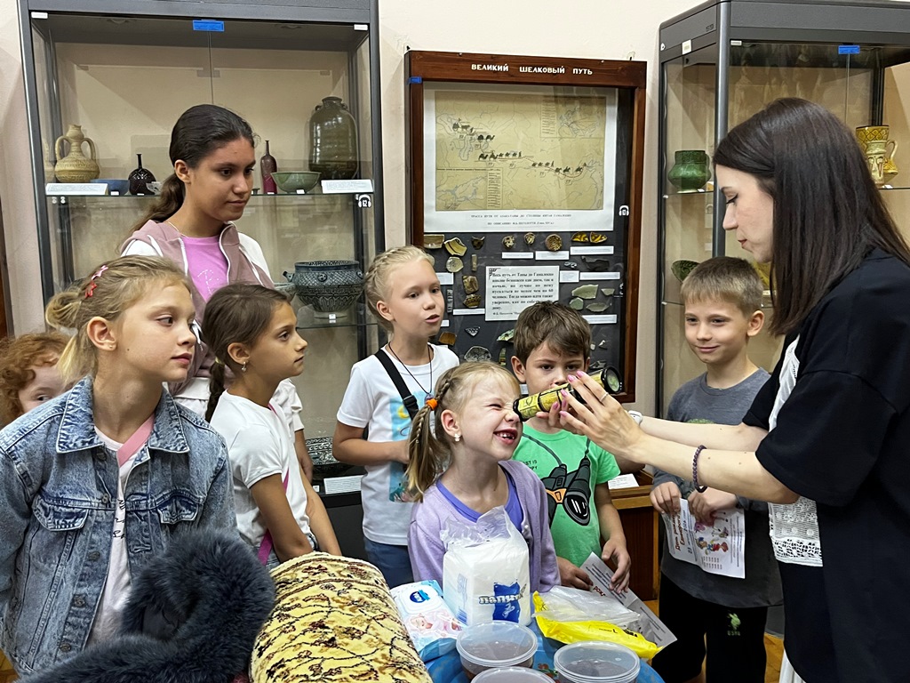 В музее прошла ежегодная детская программа «Поляна сказок»