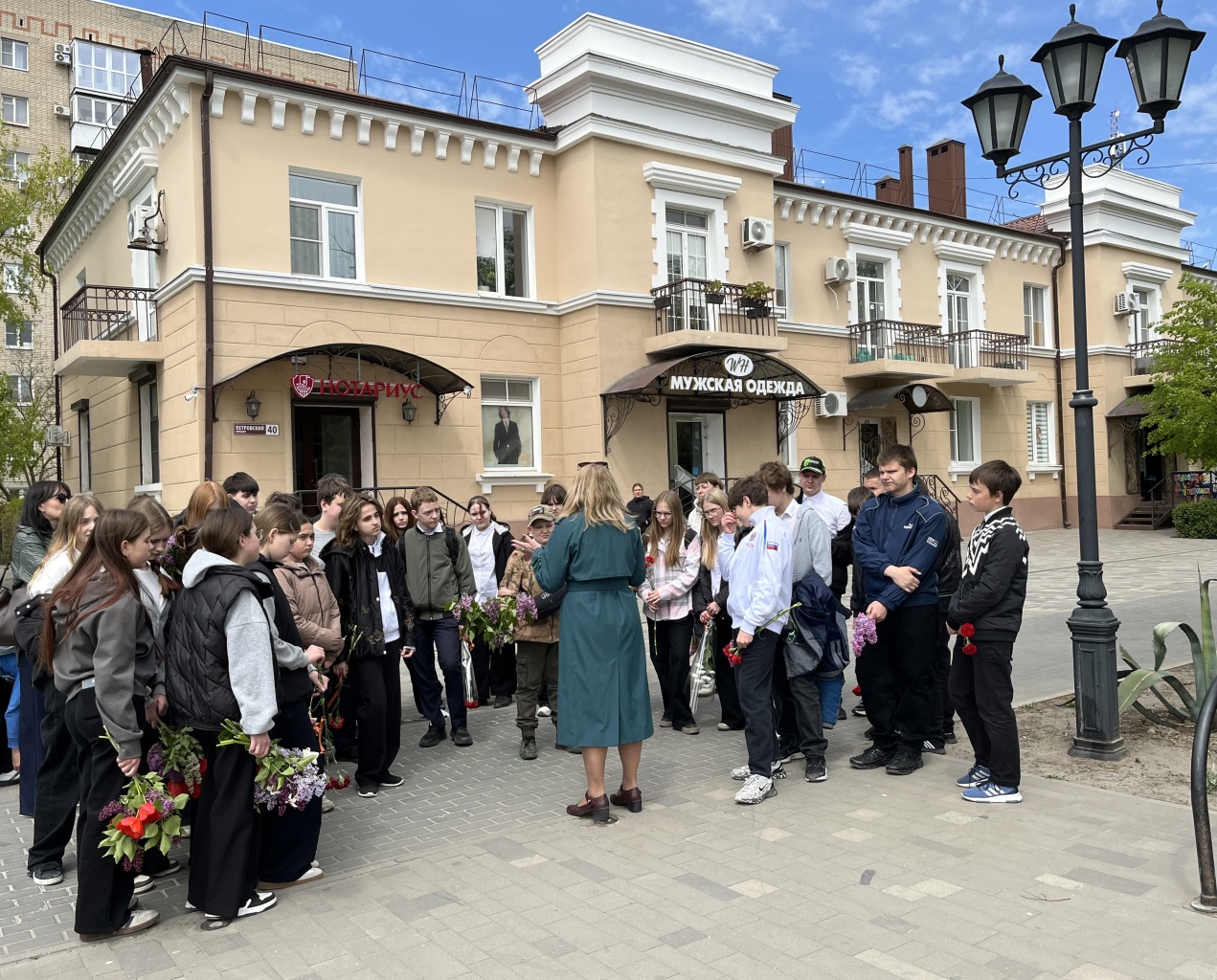 Пешеходная экскурсия для школьников, приуроченная к 81-й годовщине Великой Победы
