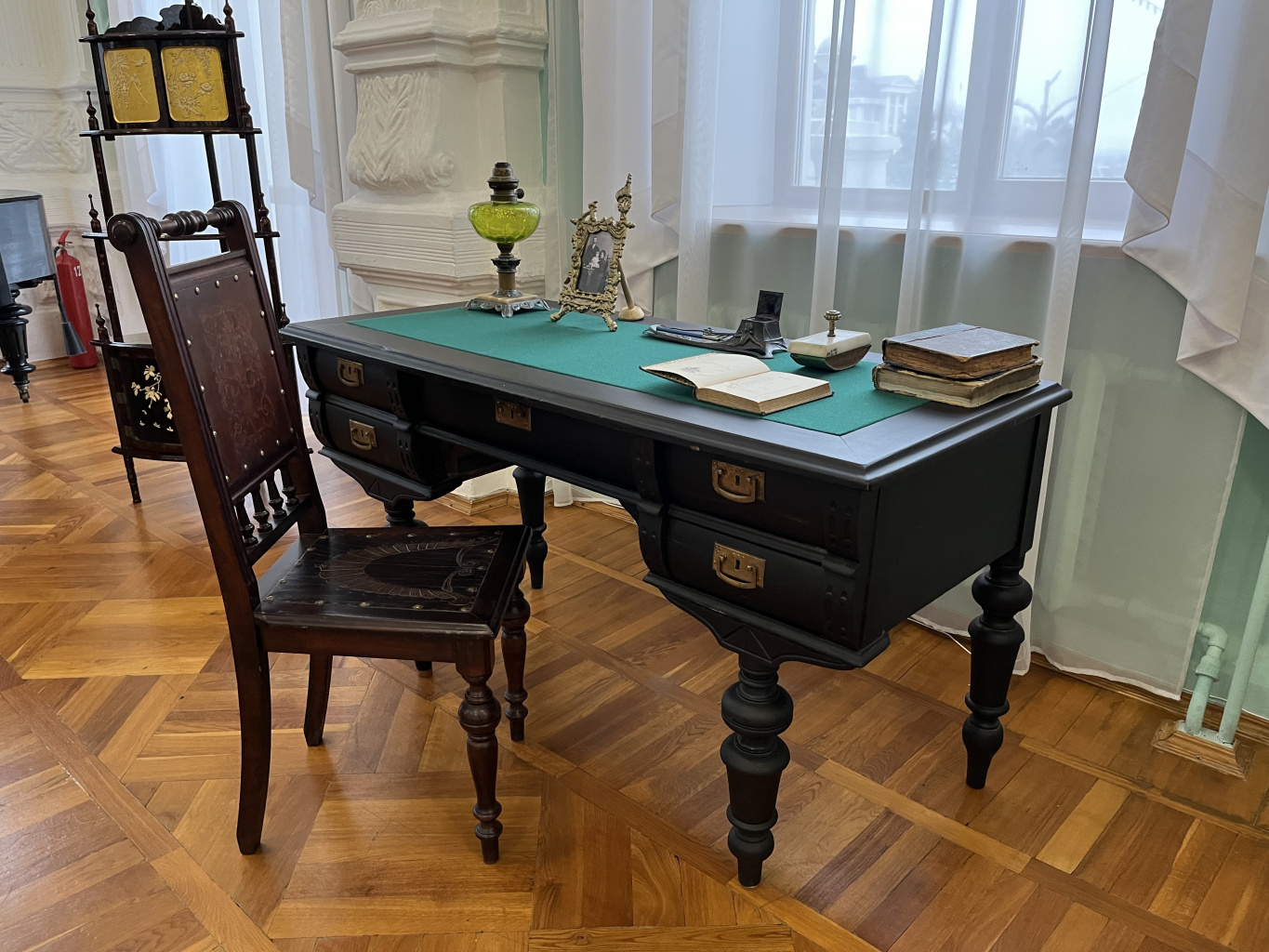 Выставка «Предметы милой старины»