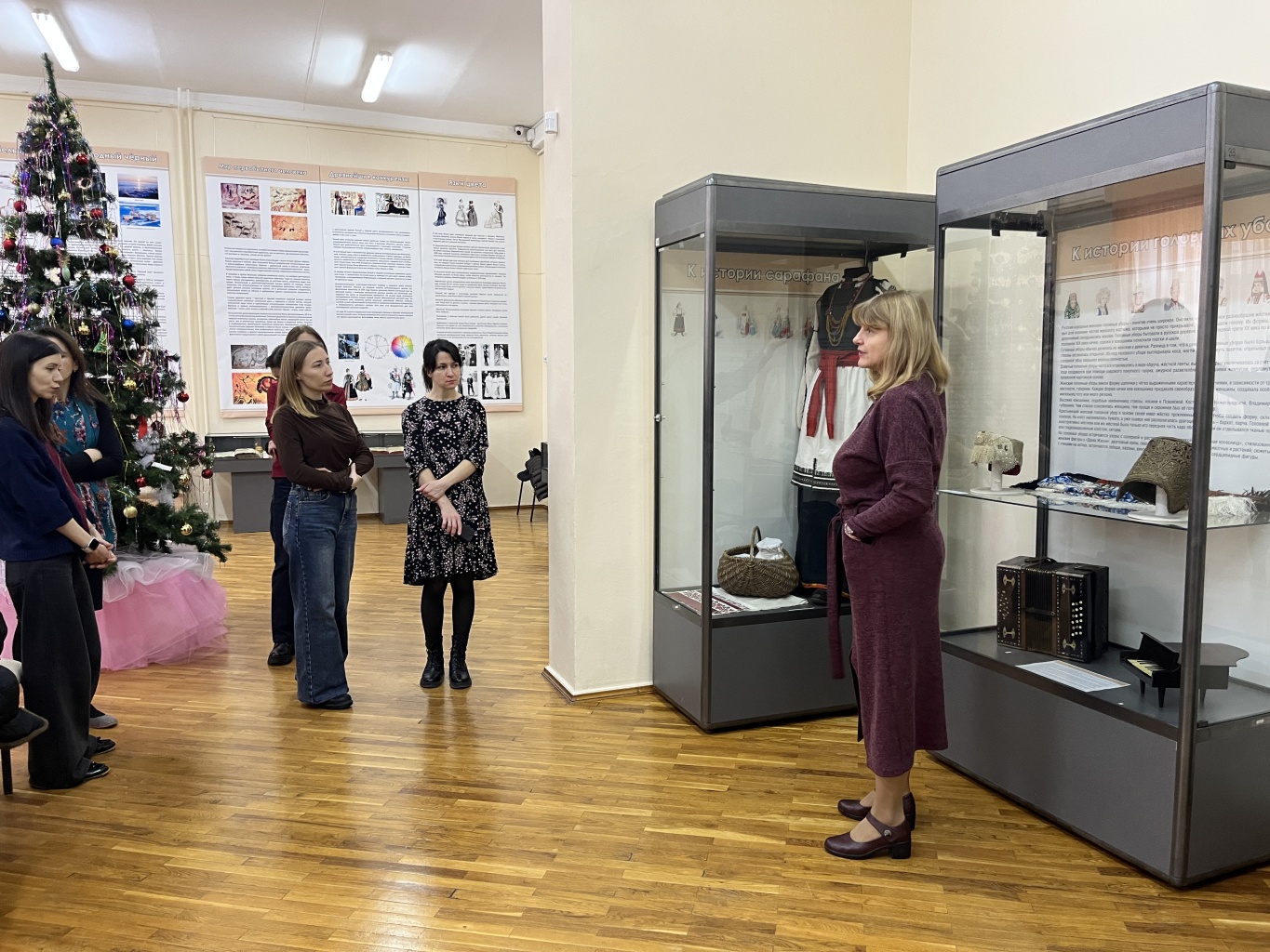 Открытие выставки «Антагонисты. История белого и черного цветов»