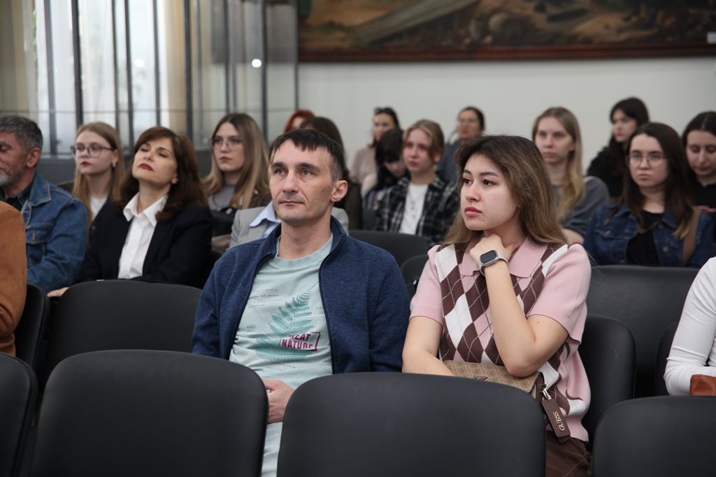 Открытие выставки «瓷壁炉. О необычном заказе Петра I в Китай»