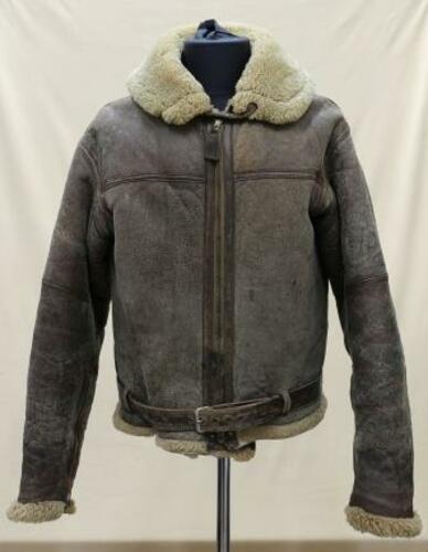 Куртка лётная зимняя Забавских Петра Федосеевича, командира авиаэскадрильи 811-го штурмового авиационного полка 8-й воздушной армии Куртка лётная зимняя Забавских Петра Федосеевича, командира авиаэскадрильи 811-го штурмового авиационного полка 8-й воздушной армии.JPG