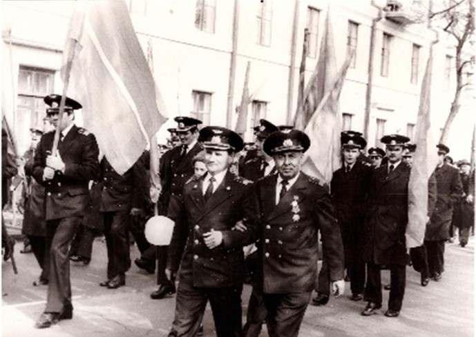 1985 демонстрация Карабанов В.М. и Сидоров В.А. 1985 демонстрация Карабанов В.М. и Сидоров В.А.