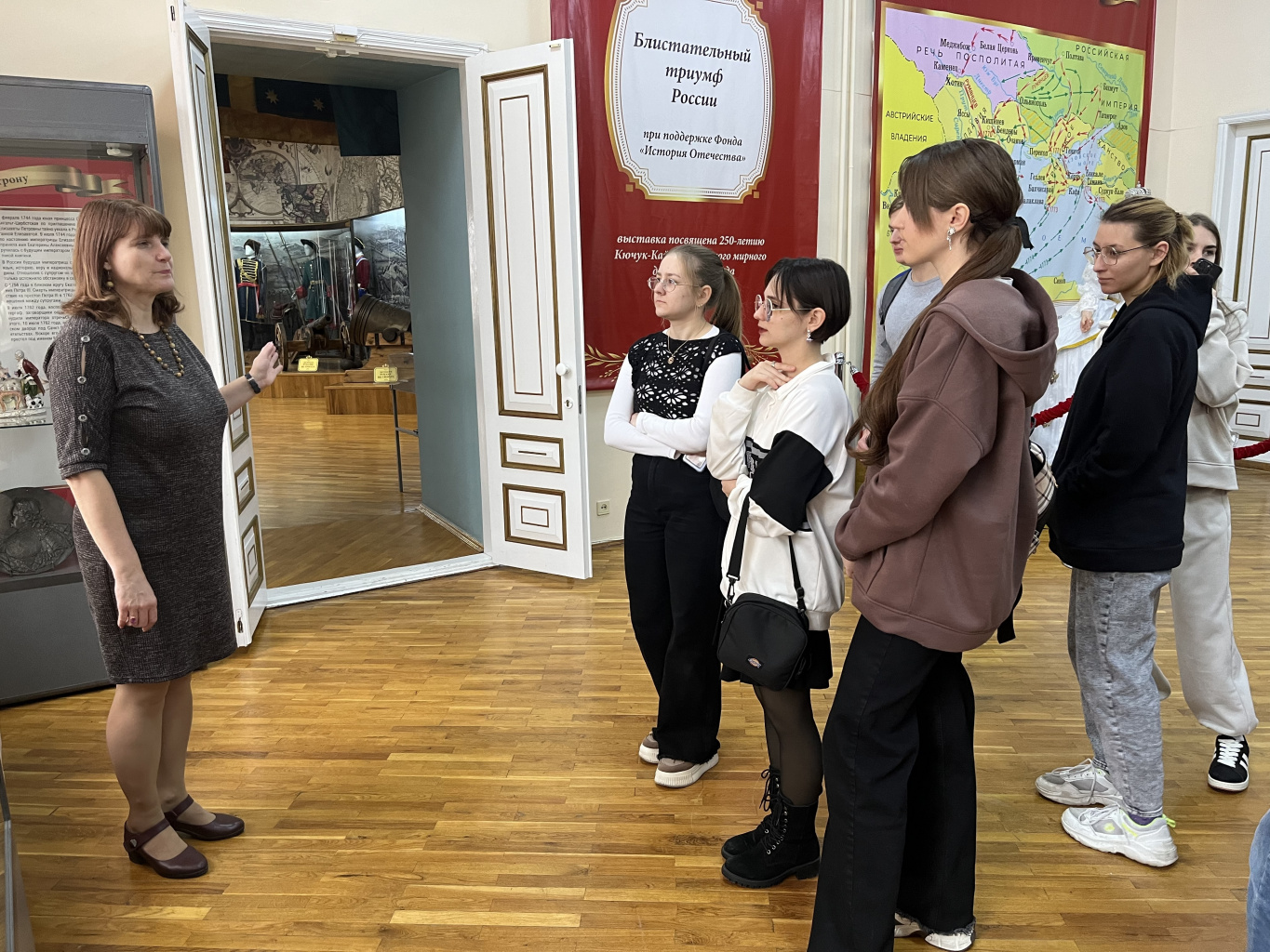Тематическая экскурсия по выставке «Блистательный триумф России»