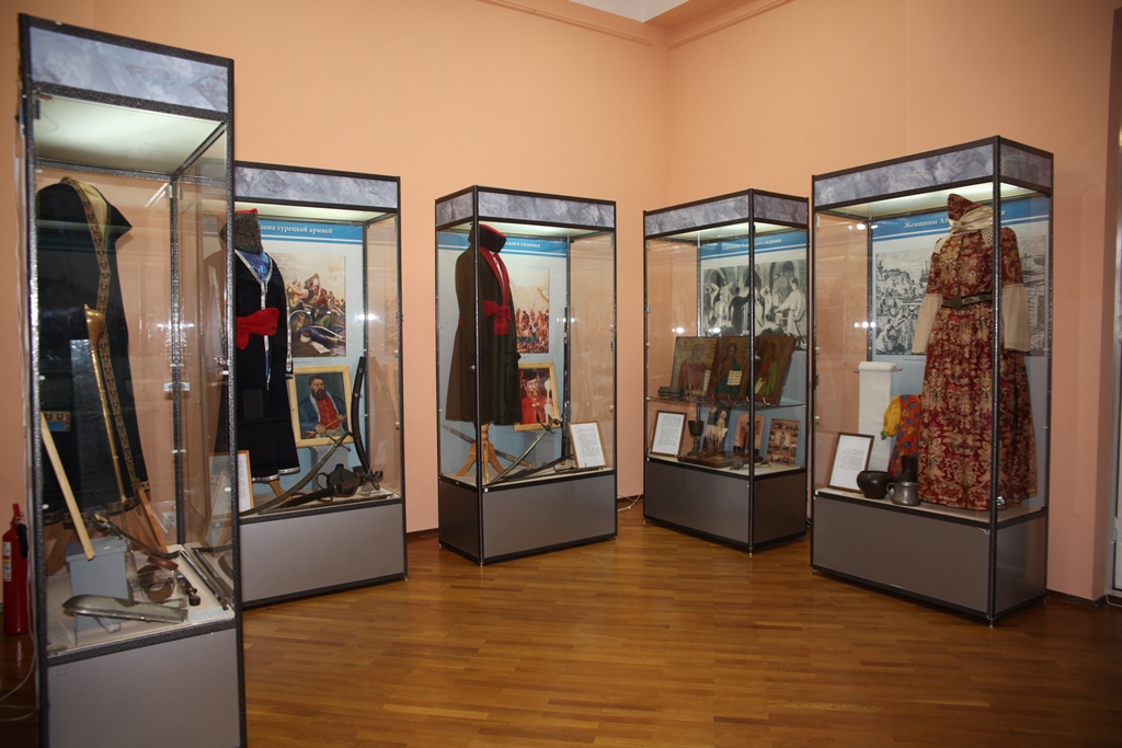 Открытие выставки "Азовское осадное сидение" Открытие выставки "Азовское осадное сидение"