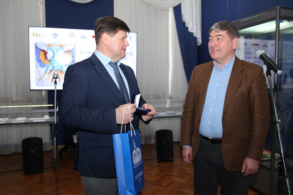 Открытие выставки «瓷壁炉. О необычном заказе Петра I в Китай»