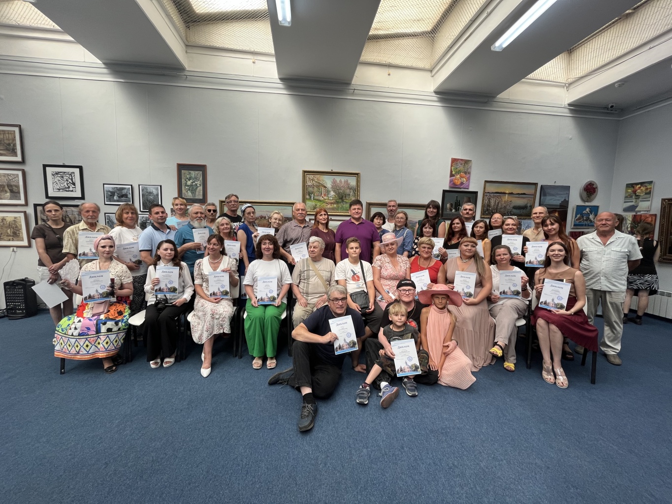 Открытие выставки азовских художников «АЗовАРТ» Открытие выставки азовских художников «АЗовАРТ»